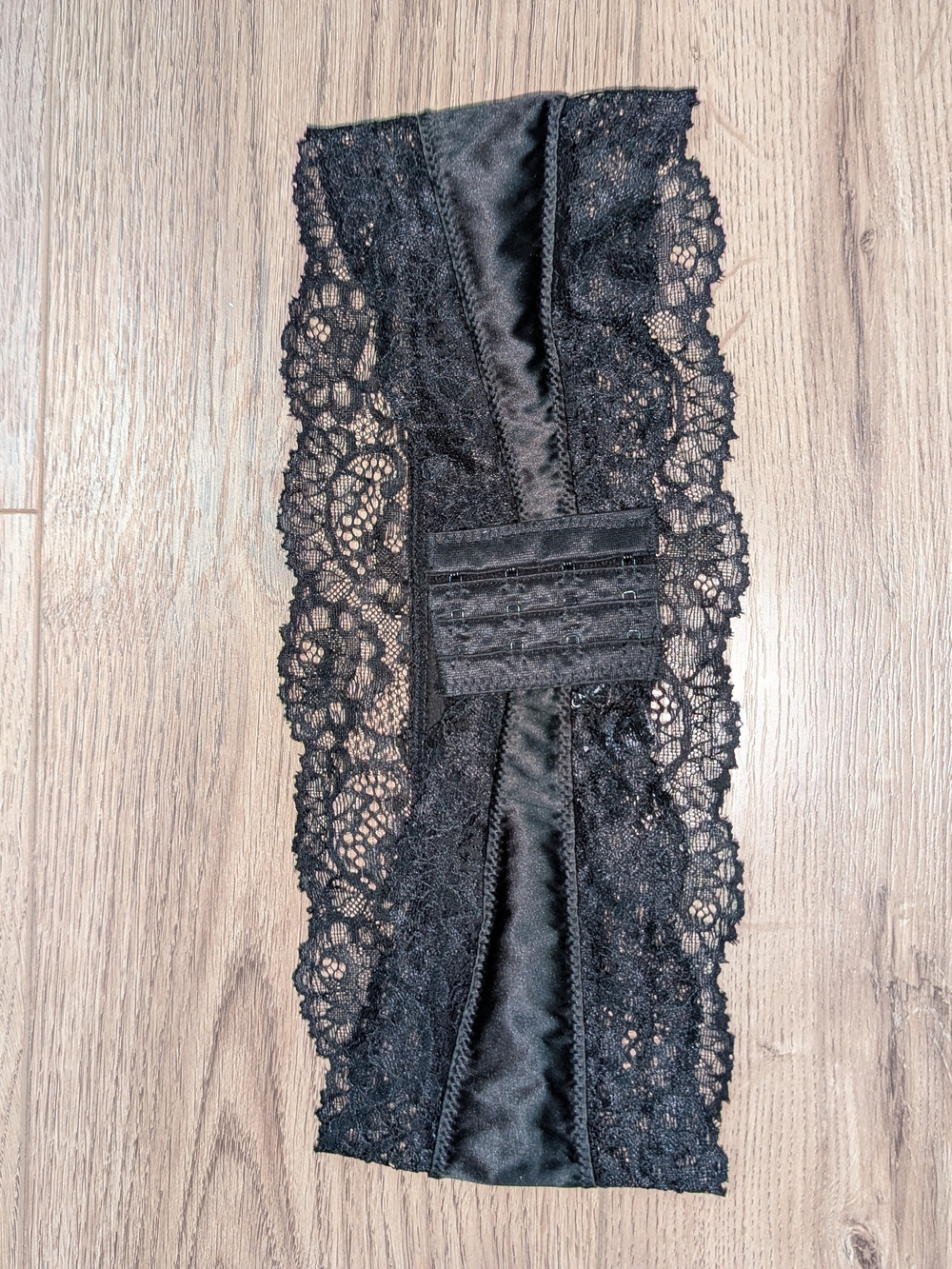 Fashion Nova Black Lace Bandeau Bralette